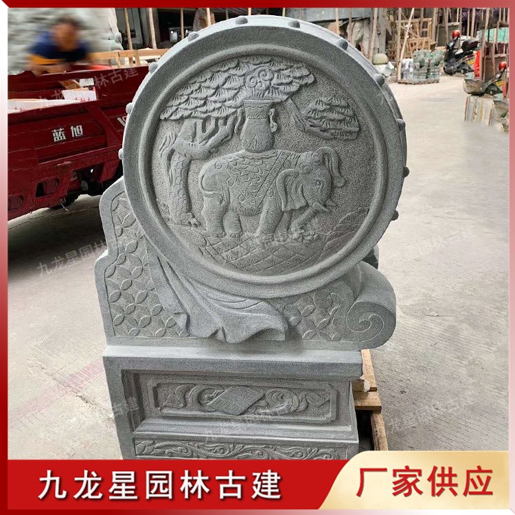 青石雕刻門當抱鼓石圖片